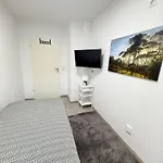 Zentral Gelegene Mit Gemeinschaftskueche Und -bad Херне