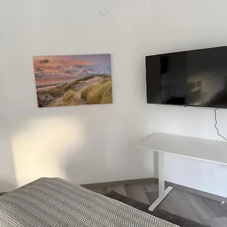 Zentral Gelegene Mit Gemeinschaftskueche Und -bad * ヘルネ