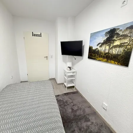 Zentral Gelegene Mit Gemeinschaftskueche Und -bad ヘルネ