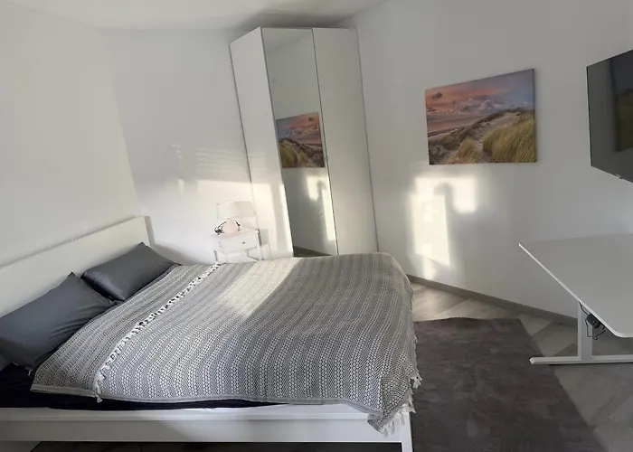 Zentral Gelegene Mit Gemeinschaftskueche Und -bad Apartamento Herne