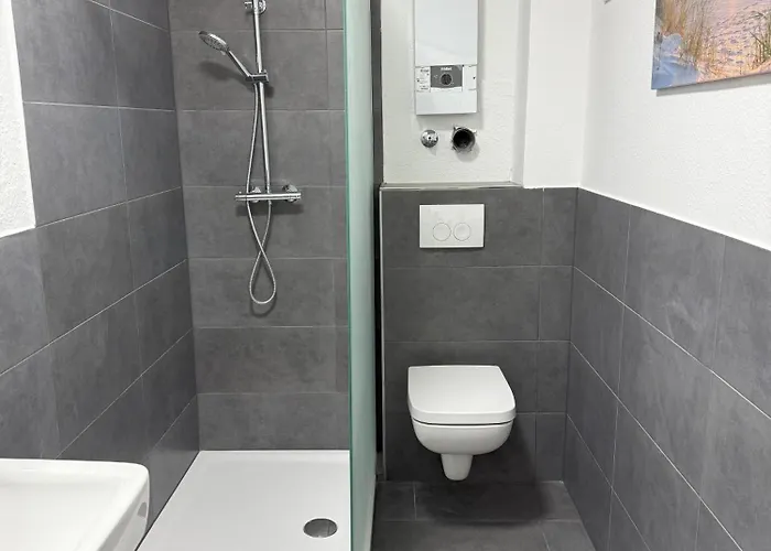 Apartamento Zentral Gelegene Mit Gemeinschaftskueche Und -bad *