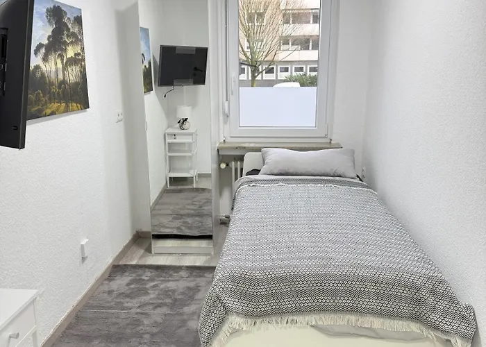 Zentral Gelegene Mit Gemeinschaftskueche Und -bad Apartamento